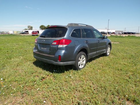 Used 2013 Subaru Outback 2.5i Premium AWD/4WD image 5