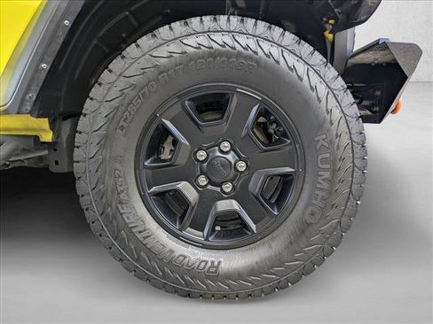 Used 2023 Jeep Gladiator Mojave w/ LED Lighting Group AWD/4WD image 22