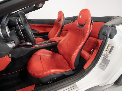 Used 2019 Ferrari Portofino image 41