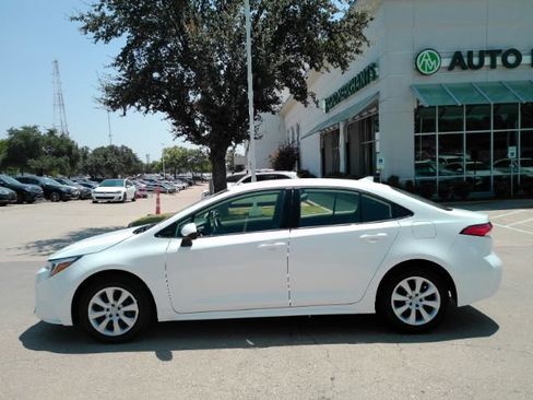 Used 2026 Toyota Corolla LE FWD image 10