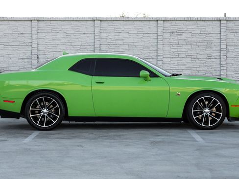 Used 2015 Dodge Challenger R/T Scat Pack w/ Leather Interior Group image 8
