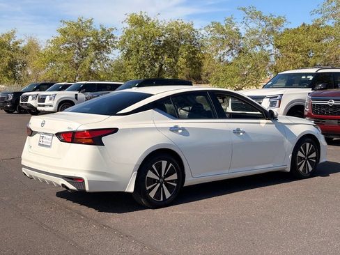 Used 2019 Nissan Altima 2.5 SL FWD image 8