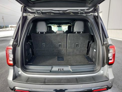 Used 2023 Ford Expedition Limited image 18