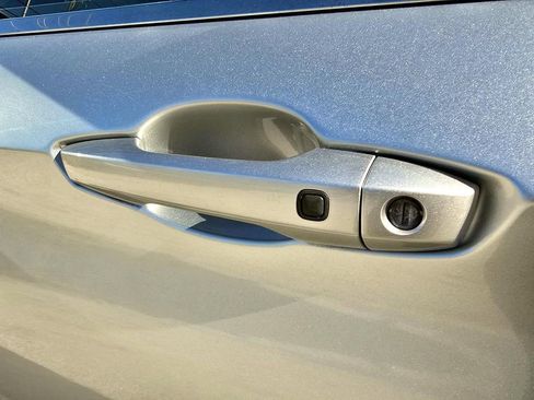 Used 2023 Mitsubishi Outlander SE image 8