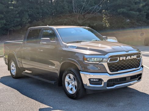 Used 2025 RAM 1500 Big Horn AWD/4WD image 11