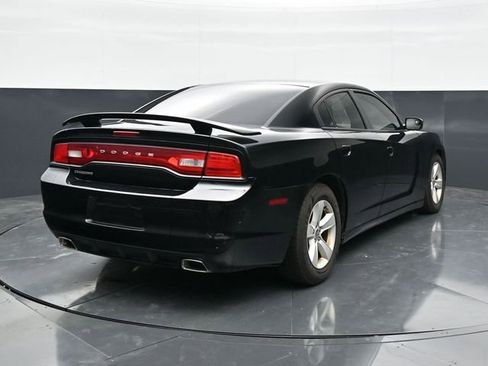 Used 2012 Dodge Charger SE RWD image 7