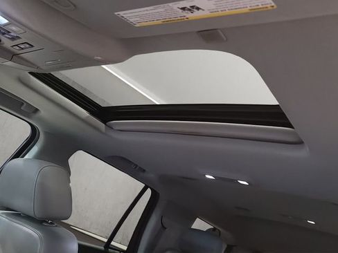 Used 2020 Chevrolet Tahoe LT w/ Luxury Package AWD/4WD image 11