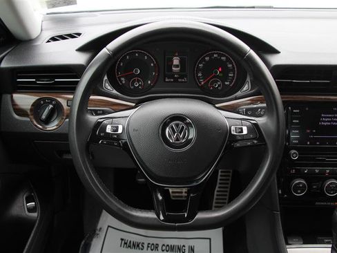 Used 2022 Volkswagen Passat 2.0T FWD image 27