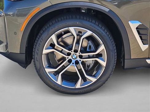 Used 2026 BMW X5 xDrive40i w/ Climate Comfort Package image 18