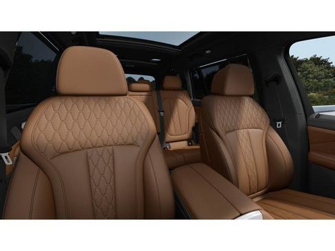 New 2026 BMW X7 M60i AWD/4WD image 11