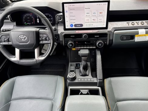 Certified 2025 Toyota 4Runner Trailhunter image 18