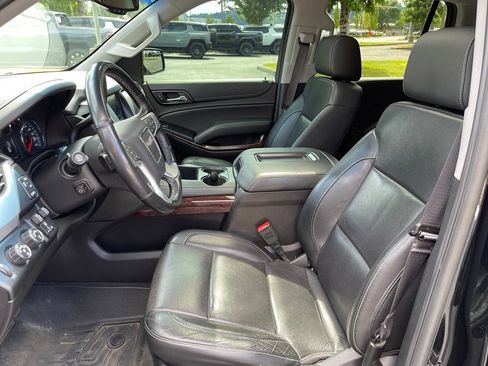 Used 2019 GMC Yukon SLT AWD/4WD image 7