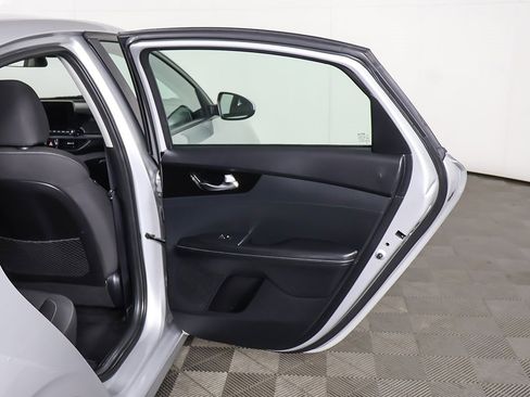 Used 2019 Kia Forte S image 17