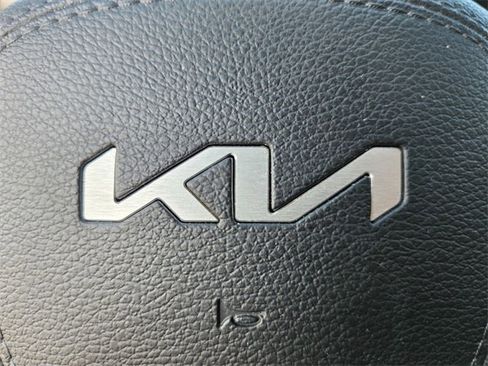 Used 2023 Kia Telluride EX w/ EX Captain's Chair Package image 28