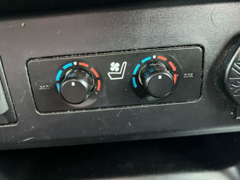 Used 2017 Toyota 4Runner Limited image 32