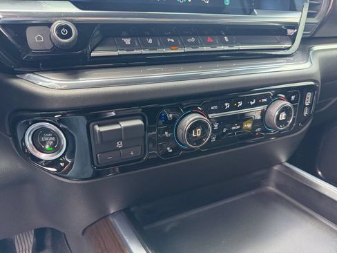Used 2024 Chevrolet Silverado 2500 High Country w/ Technology Package AWD/4WD image 39