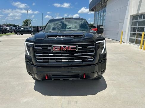 Used 2025 GMC Sierra 2500 AT4 w/ AT4 Premium Plus Package AWD/4WD image 8
