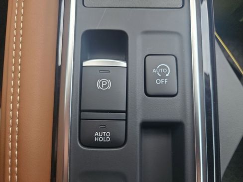 New 2026 Nissan Pathfinder Platinum FWD image 24