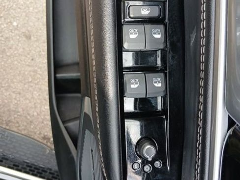 Used 2024 Jeep Wagoneer Series III image 54