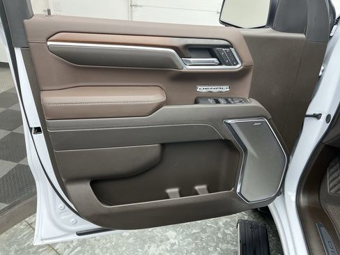 Used 2026 GMC Sierra 1500 Denali w/ Denali Reserve Package image 9