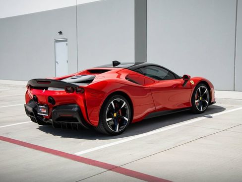 Used 2022 Ferrari SF90 Stradale AWD/4WD image 16