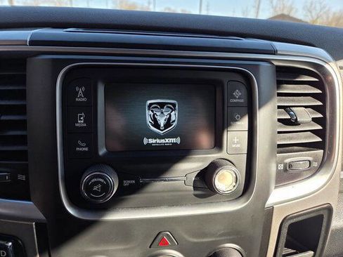 Used 2016 RAM 1500 Classic SLT AWD/4WD image 40