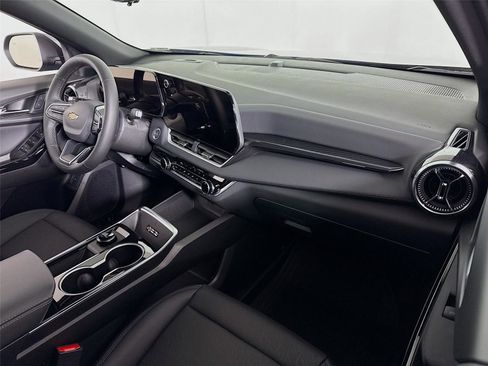 New 2026 Chevrolet Equinox LT w/ Convenience Package II image 22