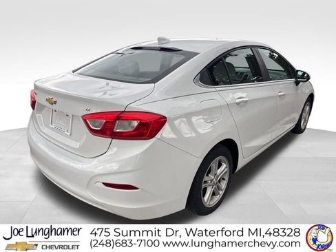 Used 2016 Chevrolet Cruze LT w/ Convenience Package FWD image 3