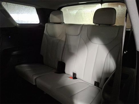 Used 2023 Hyundai Palisade SEL w/ Premium Package image 11