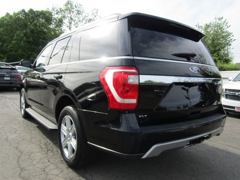 Used 2018 Ford Expedition XLT w/ Equipment Group 202A AWD/4WD image 6