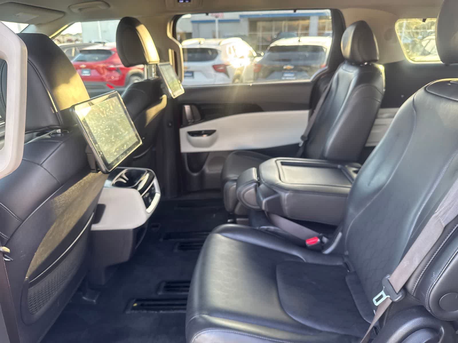 Used 2022 Kia Carnival SX FWD image 27