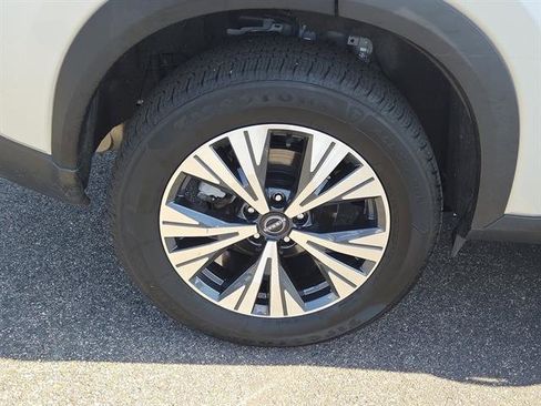 Certified 2023 Nissan Rogue SV image 40