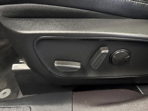 Used 2023 Ford Escape Platinum w/ Premium Technology Package AWD/4WD image 34