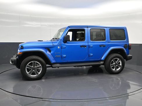 Used 2023 Jeep Wrangler Unlimited Sahara w/ LED Lighting Group AWD/4WD image 7