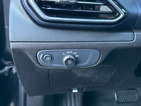 Used 2022 Chevrolet Bolt EUV Premier w/ Sun & Sound Package image 26