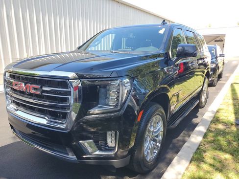 Certified 2022 GMC Yukon SLT w/ SLT Premium Package AWD/4WD image 2