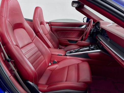 Used 2021 Porsche 911 Turbo image 32