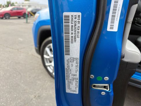 Used 2025 Jeep Compass Limited AWD/4WD image 30