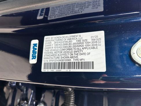 Used 2025 Honda Pilot Sport image 35