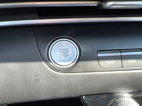 Used 2023 Hyundai Elantra SEL w/ Convenience Package FWD image 31