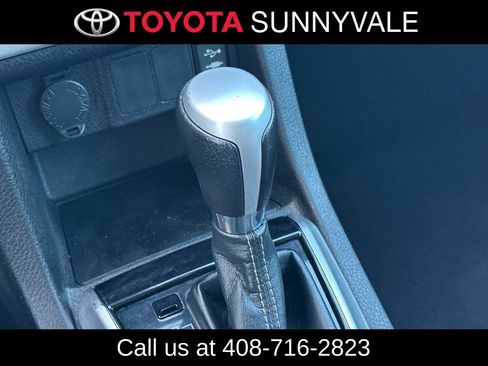 Used 2018 Toyota Corolla LE FWD image 24