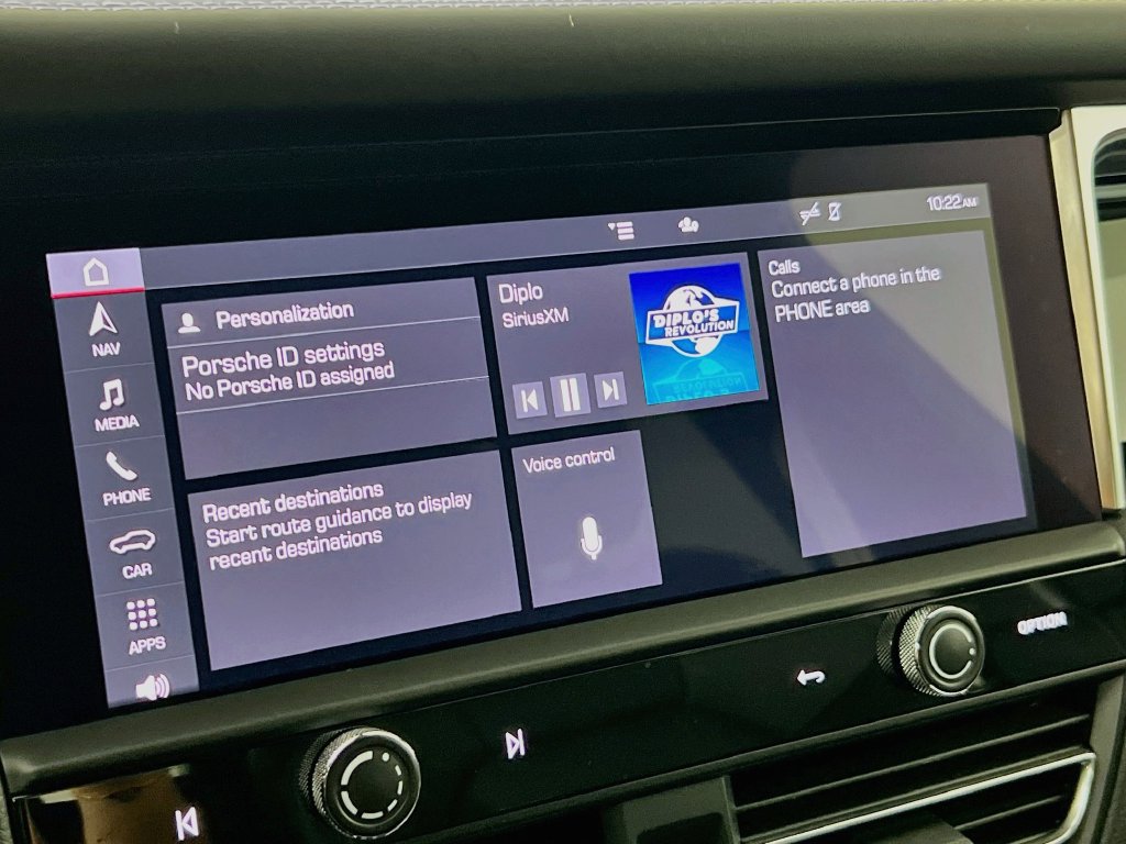Certified 2024 Porsche Macan Turbo AWD/4WD image 15