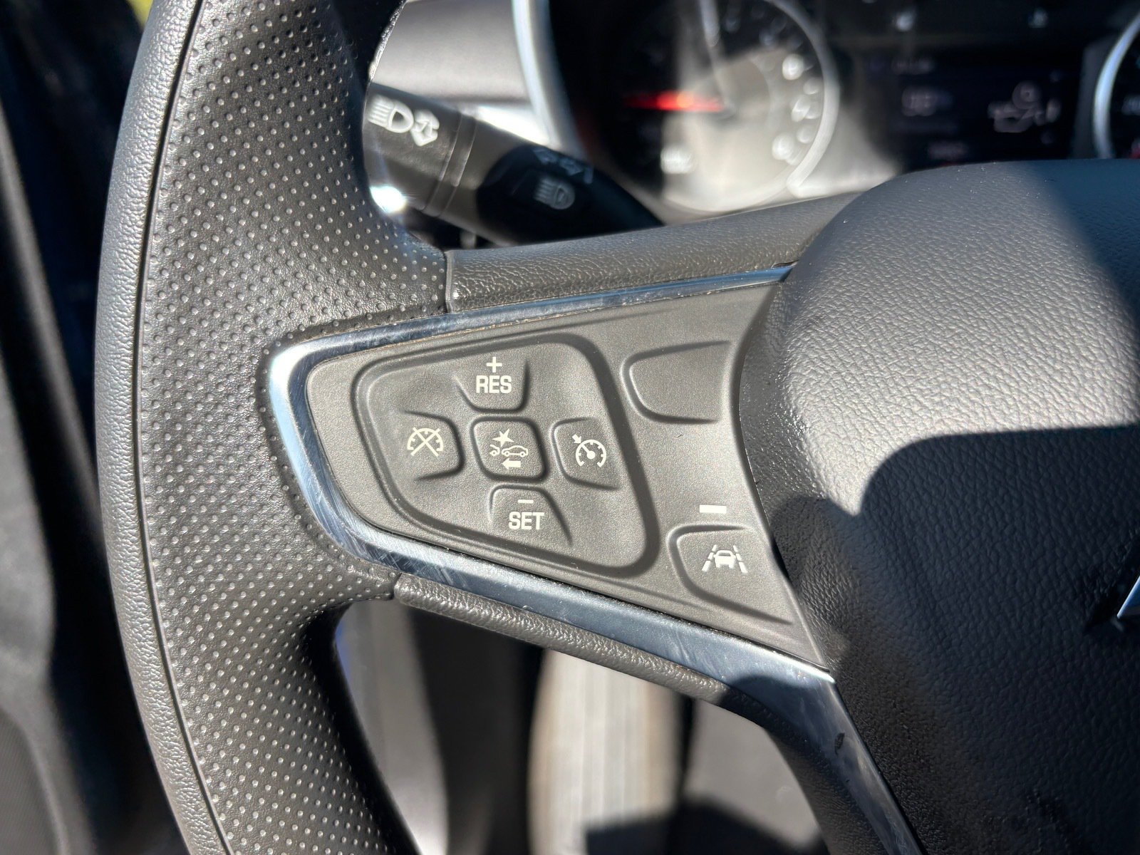 Used 2021 Chevrolet Equinox LT FWD image 22
