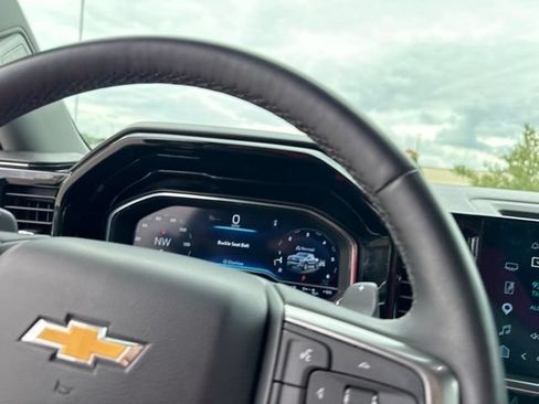 Used 2024 Chevrolet Silverado 1500 LTZ w/ LTZ Premium Package AWD/4WD image 27