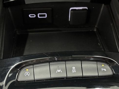 Used 2022 Buick Envision Preferred image 25