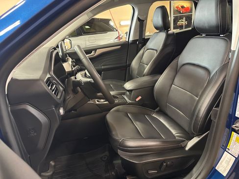Used 2022 Ford Escape SEL w/ Equipment Group 302A AWD/4WD image 13