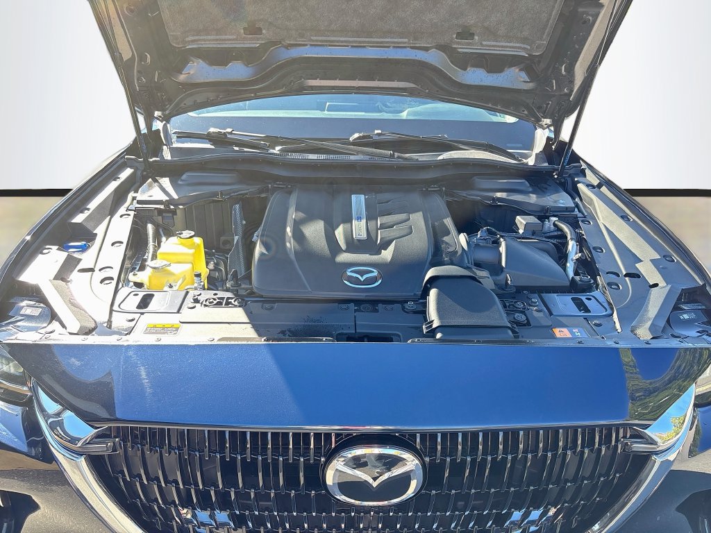 Certified 2024 MAZDA CX-90 Plug-In Hybrid w/ Preferred AWD/4WD image 32