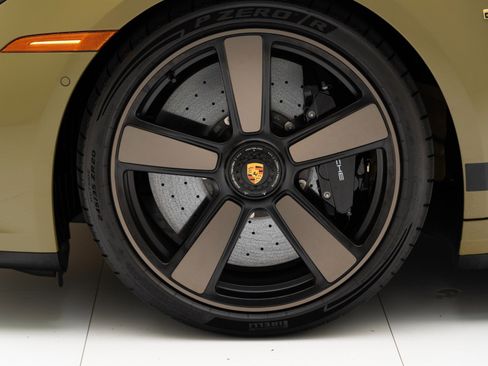 Certified 2026 Porsche 911 GTS image 12