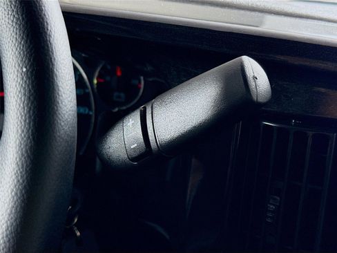 Used 2025 GMC Savana 2500 w/ Driver Convenience Package image 6