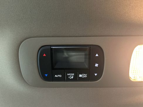 Used 2024 Honda Odyssey Elite image 23